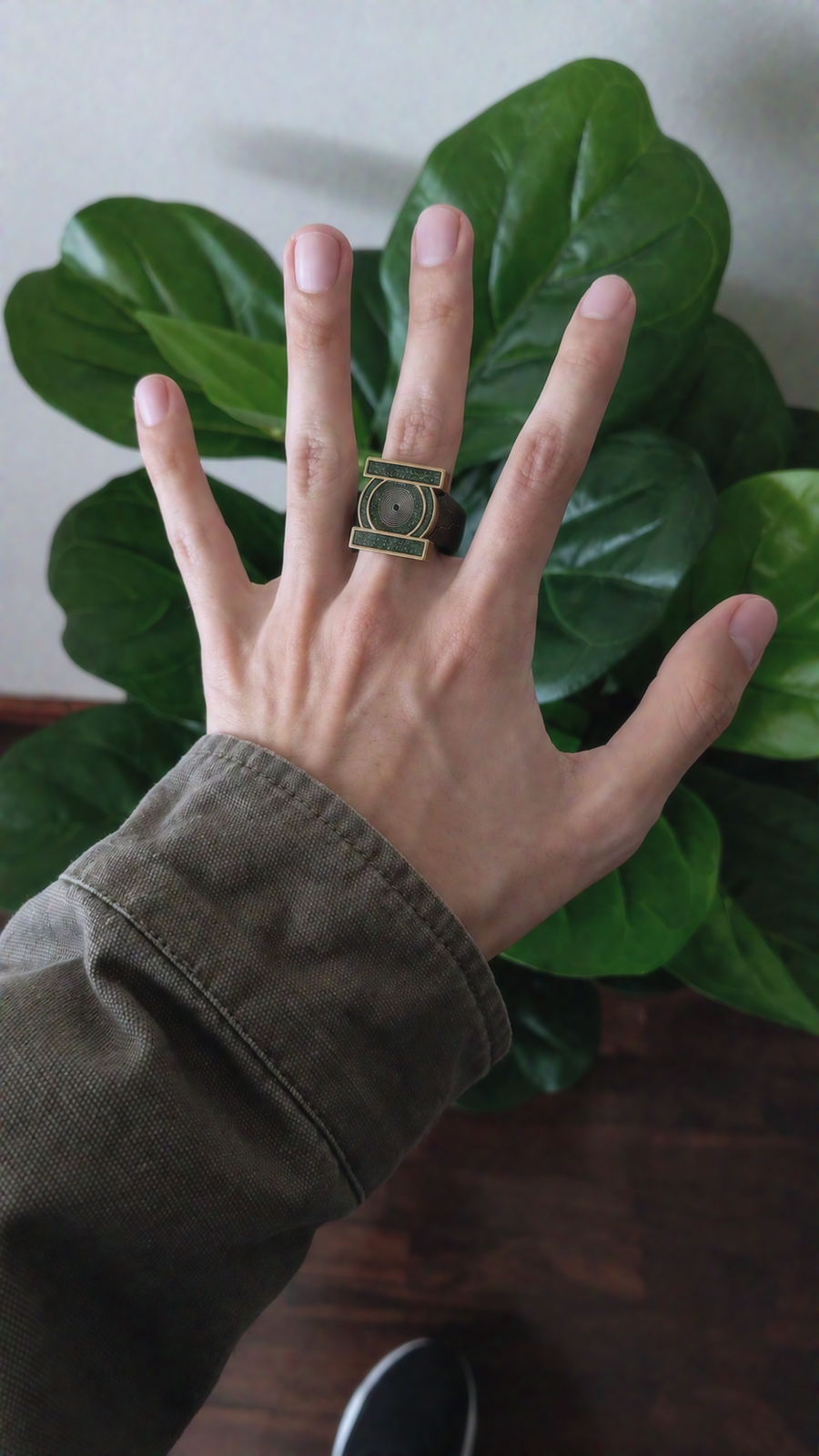 ANILLO COLECCIONABLE DE ENERGÍA VERDE - CÓSMICO AJUSTABLE